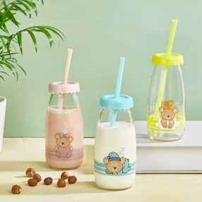 Üveg szívószállal 250 ml  C-00521