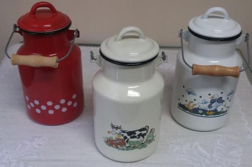 Zománcozott nosztalgia tejeskanna fedővel 2L